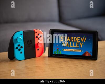 UK, Marzo 2020: Nintendo switch Stardew Valley game Foto Stock