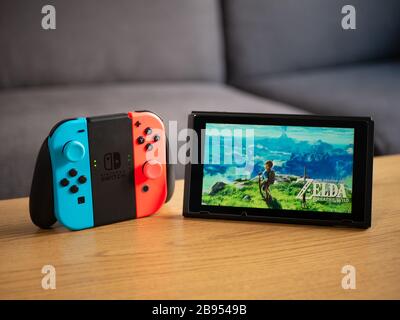 Regno Unito, 2020 marzo: Nintendo switch la leggenda di Zelda respiro del selvaggio gioco Foto Stock