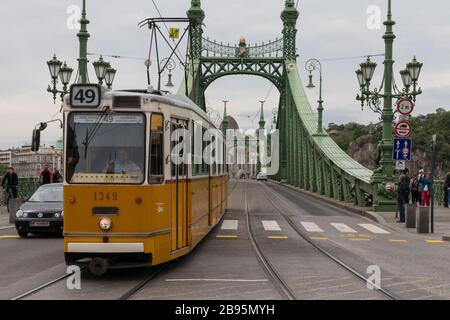 Budapest, Ungheria - 27 aprile 2019: Il Ponte della libertà di Budapest Foto Stock