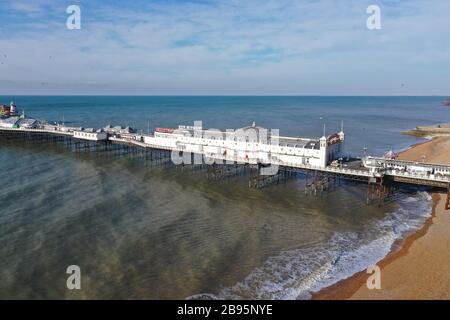 La mattina presto a Brighton East Sussex con strade deserte durante lo scoppio di Covid19 Foto Stock