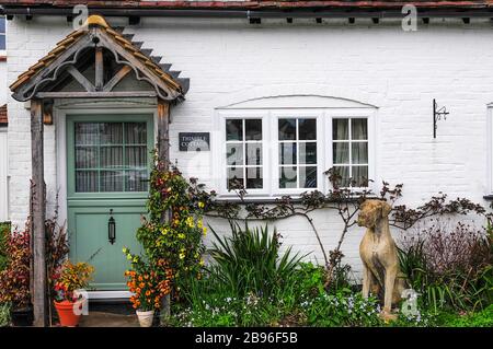 Cottage per gli amanti del cane a Brockham, Surrey, Inghilterra Foto Stock