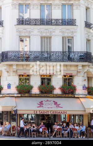 Le Saint Germain Cafe a St Germain des Pres, Parigi, Francia Foto Stock