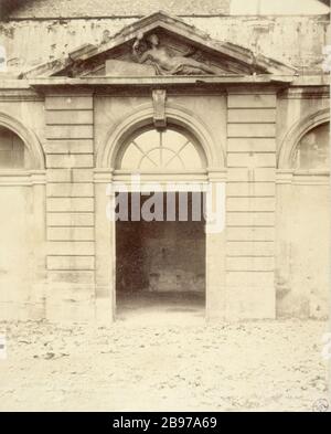 HOTEL LEPELETIER Saint-FARGEAU Hôtel le Peletier de Saint-Fargeau, rue de Sévigné. Entrée de l'Orangerie dans la cour au 12 de la rue Payenne. Parigi (IIIème circondario). Photographie d'Eugène Atget (1857-1927). Parigi, musée Carnavalet. Foto Stock