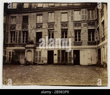 FRONT ON COURT HOTEL COMANDANTE DELLA GUARDIA DI PARIGI, 40 MESLAY STREET, 3 ° DISTRETTO, PARIGI façade sur cour, hôtel du commandant de la garde de Paris, 40 rue de Meslay, Parigi (IIIème arr.), 1909. Photographie d'Eugène Atget (1857-1927). Parigi, musée Carnavalet. Foto Stock