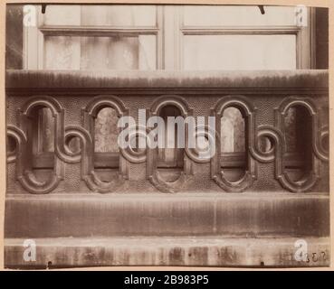 Dettaglio di un balcone, Hotel Chanac (Châtelet hotel), Arcivescovado Palace, 127 Rue de Grenelle, 7 ° arrondissement, Parigi Attget, Eugène (Jean Eugène Auguste Atget, dit). "Hôtel de Chanac (hôtel du Châtelet), palais Archiépiscopal, 127 Rue de Grenelle, 7ème circondario, Parigi". Tirage papier albuminé. Parigi, musée Carnavalet. Foto Stock