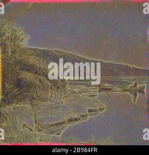 Lago Teniscouta, Quebec, Canada, George T. Taylor (canadese, attivo 1870), circa 1870, stampa in argento albume, reimagined by Gibon, disegno di calda luce allegra incandescente di luminosità e raggi di luce radianza. Arte classica reinventata con un tocco moderno. La fotografia ispirata al futurismo, abbracciando l'energia dinamica della tecnologia moderna, del movimento, della velocità e rivoluzionando la cultura. Foto Stock