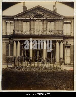 HOTEL Rothelin (DE CHAROLAIS, GRAND HOTEL CONTI HOTEL ARGENSON), 101 GRENELLE STREET, 15 ° DISTRETTO, PARIGI Hôtel de Rothelin (de Charolais, Grand hôtel conti, hôtel d'Argenson), 101 rue de Grenelle, Parigi (XVème arr.), 1907-1908. Photographie d'Eugène Atget (1857-1927). Parigi, musée Carnavalet. Foto Stock