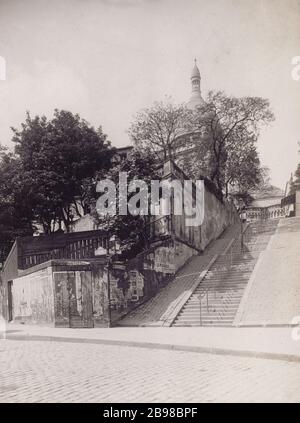 Lamarck STREET E STREET KNIGHT DEL BAR Rue Lamarck et rue du Chevalier de la barre, 19 mai 1904. Parigi (XVIIIème arr.). Photographie de R. Audra. Parigi, musée Carnavalet. Foto Stock