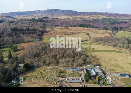 Veduta aerea del drone di Comrie Croft mountain bike e campeggio centro Foto Stock