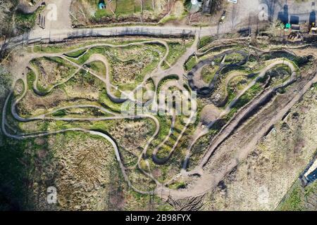 Veduta aerea del drone di Comrie Croft mountain bike e campeggio centro Foto Stock