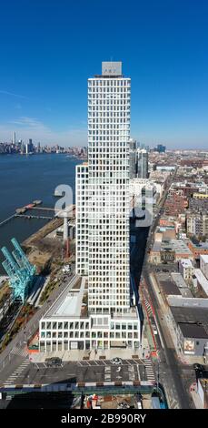 Brooklyn, New York - 17 feb 2020: Un edificio a sud (1S1) Williamsburg Apartment a Williamsburg, New York. Foto Stock