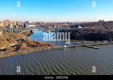 Henry Hudson e Spuyten Duyvil Bridges Spanning Spuyten Duyvil Creek tra il Bronx e Manhattan a New York City. Foto Stock
