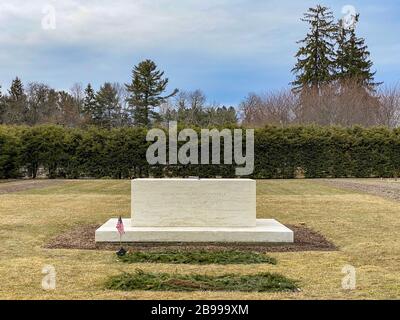 La tomba di Franklin e Eleanor Roosevelt a Springwood estate, un sito storico nazionale. Foto Stock