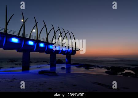 Durban, KwaZulu-Natal, Sudafrica, paesaggio, alba, molo di ossa di balene all'alba, spiaggia di Umhlanga Rocks, paesaggi africani, lungomare Foto Stock