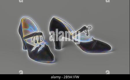 Scarpe con i tacchi alti con bande ondulate Ladies shoe di satin nero con cinghia del collo decorato con argento ondulata fascia in cuoio Ladies scarpa di satin nero. Modello Al naso