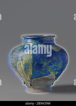 Vaso ovoide con smalto blu, vaso di frittura al quarzo in gran parte coperto da una glassa alcalina blu monocromatica, anonimo, Iran, c. 1100 - c. 1299, terracotta, smalto, vetrificazione, h 16 cm d 9.6 cm d 17.5 cm d 7.2 cm, Reimagined by Gibon, disegno di calda e allegra luce incandescente di luminosità e di luminosità. Arte classica reinventata con un tocco moderno. La fotografia ispirata al futurismo, abbracciando l'energia dinamica della tecnologia moderna, del movimento, della velocità e rivoluzionando la cultura. Foto Stock