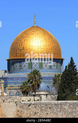 La bella Cupola della Roccia sulla cima del Monte del Tempio a Gerusalemme. Foto Stock