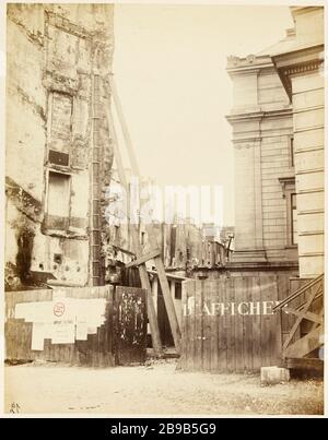 Courthouse Street Harlay, 1 ° distretto. Rovine del comune. Palace Justice Rue Harlay, lato est. La Commune de Paris. "Ruines de la Commune: Palais de Justice, rue de Harlay, côté est, Parigi (Ier arr.)". Photographie de Pierre Emonts (1831-1912). Albuminé di papier. 1871. Parigi, musée Carnavalet. Foto Stock