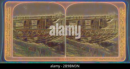 Royal Engineers costruzione temporanea Ponte ferroviario accanto a quello distrutto dal retreating Boers, Rhenoster River, S.A., Underwood e Underwood, 1900, Reimagined da Gibon, design di calore allegro luce di luminosità e raggi di luce radiance. Arte classica reinventata con un tocco moderno. La fotografia ispirata al futurismo, che abbraccia l'energia dinamica della tecnologia moderna, del movimento, della velocità e rivoluziona la cultura. Foto Stock