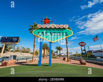 Las Vegas, 17 MARZO 2020 - la versione speciale del cartello Welcome to Fabulous Las Vegas per il giorno di San Patrizio Foto Stock