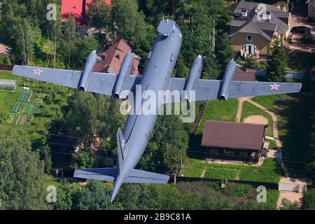 Aan il-38N Novella aereo della Marina Russa che sorvola la regione di San Pietroburgo, Russia. Foto Stock