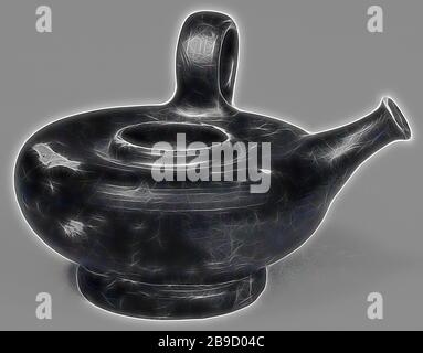 Campanian Black Guttus con Sieve Top, Campania, Italia del Sud, 323 - 31 B.C, Terracotta, 8,4 × 11,1 cm (3 5,16 × 4 3,8 in, Reimagined by Gibon, design di calore allegro di luminosità e raggi di luce radianza. Arte classica reinventata con un tocco moderno. La fotografia ispirata al futurismo, che abbraccia l'energia dinamica della tecnologia moderna, del movimento, della velocità e rivoluziona la cultura. Foto Stock