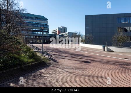 Campus insolitamente vuoto della Heinrich-Heine University di Dusseldorf a causa delle misure contro il coronavirus Foto Stock