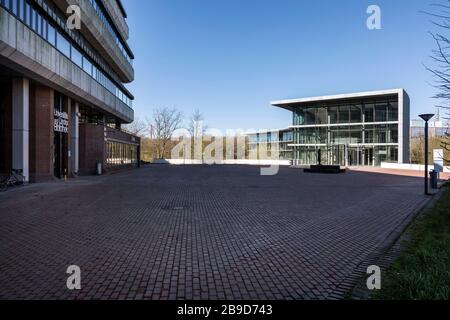 Campus insolitamente vuoto della Heinrich-Heine University di Dusseldorf a causa delle misure contro il coronavirus Foto Stock