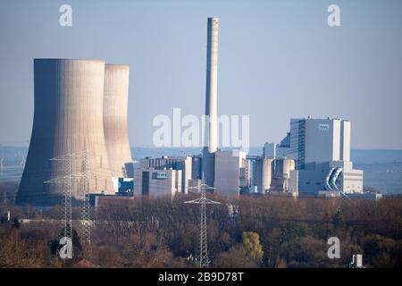 La centrale elettrica di Westfalen è una centrale a carbone di grandi dimensioni gestita da RWE Power AG (fino a 2000 VEW) nel distretto di Hamm-Uentrop (distretto di Schmehausen) della città di Hamm, all'estremità orientale del canale di Datteln-Hamm. Attualmente è costituito dal blocco e di nuova costruzione con 800 MW, che è alimentato con carbone duro, caratteristica, generale, motivo marginale, Kraftwerk Westfalen il 23 marzo 2020 a Hamm / Germania. | utilizzo in tutto il mondo Foto Stock