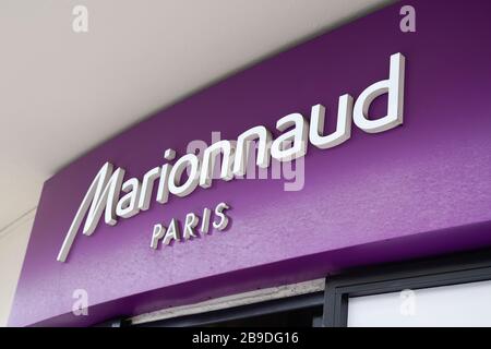Bordeaux , Aquitaine / France - 03 07 2020 : marionnaud logo testo negozio marchio catena di cosmetici negozio di bellezza moda Foto Stock