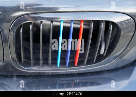 Bordeaux , Aquitaine / Francia - 02 01 2020 : BMW m3 logo auto segno grill close up Motorsport m5 m2 Foto Stock