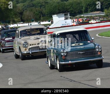 Michael Caine, Rob Myers, Austin A40, St Mary's Trophy, Production Saloons, Goodwood Revival 2017, settembre 2017, automobili, auto, circuito racing, Foto Stock