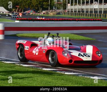 Mike Whitaker, Lola Chevrolet T70 Spyder, Whitsun Trophy, Sports Prototypes, Goodwood Revival 2017, settembre 2017, automobili, auto, circuito racing, Foto Stock