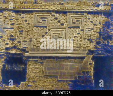 Palazzo del governatore (Uxmal, Messico): Particolare di fregio facciata, viste di Aztec, Maya, e Zapotec rovine in Messico, Charnay, Désiré, 1828-1915, gelatina in via di sviluppo carta (d.o.p.), 1882, Uxmal. (Yuc) Casa del Gobernador, Maya. Uxmal. Casa del Gobernador. D. Charnay 48, Reimagined di Gibon, disegno di calore allegro di luminosità e raggi di luce radianza. Arte classica reinventata con un tocco moderno. La fotografia ispirata al futurismo, che abbraccia l'energia dinamica della tecnologia moderna, del movimento, della velocità e rivoluziona la cultura. Foto Stock