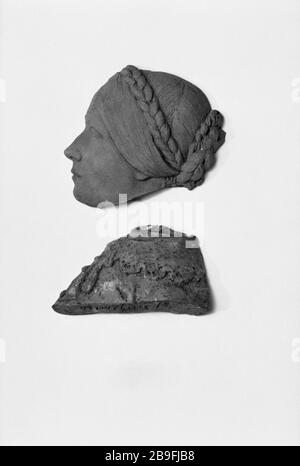 PROFILO SCONOSCIUTO Jean-Pierre Dantan (1800-1869) dit Dantan le Jeune. Profil d'inconnue. Scarico. Terre-cuite, entre 1830 et 1869. Parigi, musée Carnavalet. Foto Stock