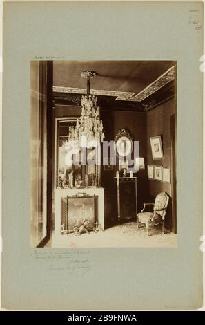 CASA GONCOURT, 53 BOULEVARD Montmorency, SALONE, IL CAMINO A PANNELLI, 16 ° DISTRETTO Maison des Goncourt, 53 boulevard Montmorency, petit salon, panneau de la cheminée. Parigi, XVIème arr., juillet 1883. Photographie de Ferdinand Lochard. Parigi, musée Carnavalet. Foto Stock