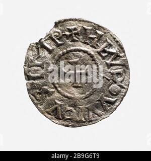 Denario d'argento di Luigi il Pio (778-840), imperatore franco (814-840), a 819-830 Denier d'argent de Louis le Pieux (778-840), imperatore franco (814-840). Argent, 819-831. Parigi, musée Carnavalet. Foto Stock