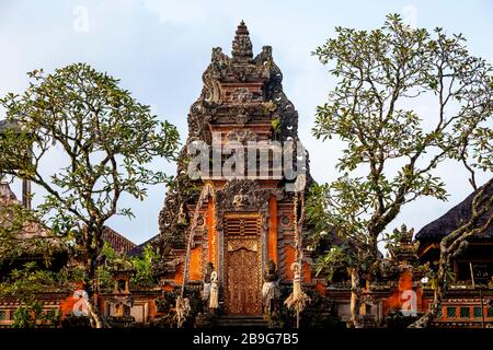 Pura Taman Saraswati tempio, Ubud, Bali, Indonesia. Foto Stock