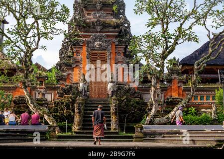 Pura Taman Saraswati tempio, Ubud, Bali, Indonesia. Foto Stock