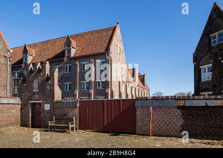 Gent, Belgio - 22 marzo 2020: Il beghinage di Santa Elisabetta o Groot Begijnhof è patrimonio dell'umanità dell'UNESCO Foto Stock