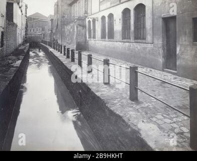 BOULEVARD ARAGO 19-23, boulevard Arago (bief des Gobelins), numéro 4 du plan parcellaire, Monsieur Cauvain propriétaire. Parigi (XIII ème arr.). Union Photographique Française, décembre 1910. Parigi, musée Carnavalet. Foto Stock