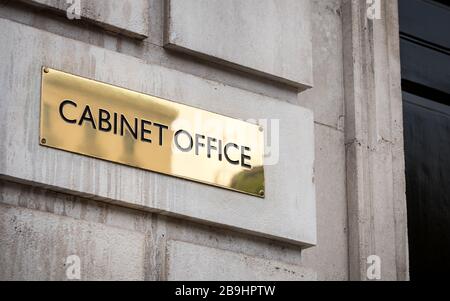 The Cabinet Office, Whitehall, Westminster, Londra. Il dipartimento governativo del Regno Unito responsabile del sostegno al primo ministro e agli alti ministri. Foto Stock