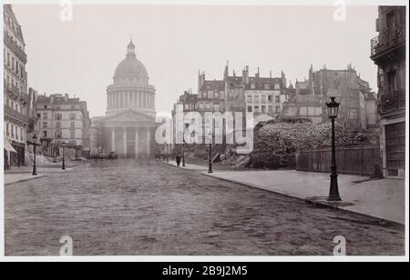 Soufflot Street work la rue Soufflot en travaux et le Panthéon, vers 1877. Parigi (Vème arr.). Photographie de Charles Marville (1813-1879). Parigi, musée Carnavalet. Foto Stock