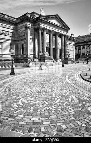 La storica Walker Art Gallery su William Brown Street a Liverpool, Inghilterra, Regno Unito Foto Stock