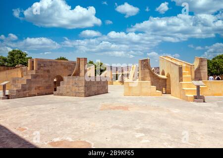 Sul posto Giant Sundial e osservatorio a Jantar Mantar, Jaipur, Rajasthan, India Foto Stock