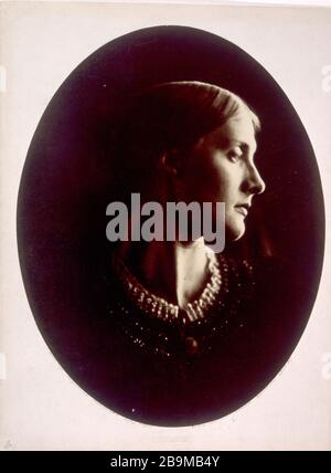 Julia Jackson de profile Julia Jackson, de profil. 1867. Photographie de Julia Margaret Cameron (1815-1879). Parigi, Maison de Victor Hugo. Foto Stock