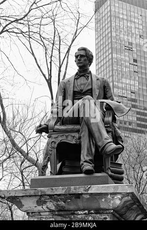 Scultura di William Henry Seward a Battery Park New York Foto Stock