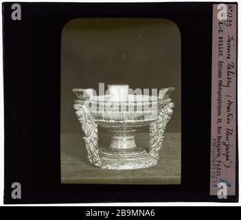 Francese Faience. Mortaio Palissy Bernard Palissy (1510-1589).Mortier. Plaque de Projection noir et blanc. 1900-1930. Faïences françaises. Fotografie di Jacques-Ernest Bulloz (1858-1942). Musée des Beaux-Arts de la Ville de Paris, Petit Palais. Foto Stock