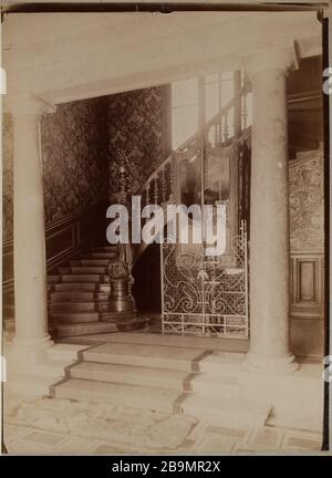 L'ascensore Anonyme. L'ascenseur. Tirage sur papier albuminé contremollé sur carton bleu-vert. Musée des Beaux-Arts de la Ville de Paris, Petit Palais. Foto Stock