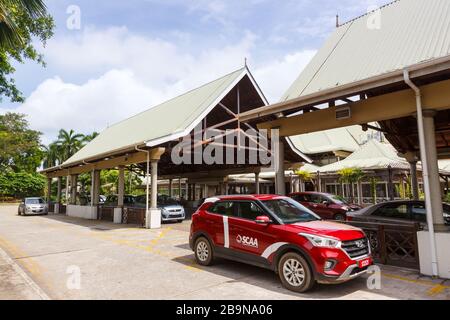 Praslin, Seychelles – 7 febbraio 2020: Terminal aeroportuale all'aeroporto Praslin (PRI) alle Seychelles. Foto Stock